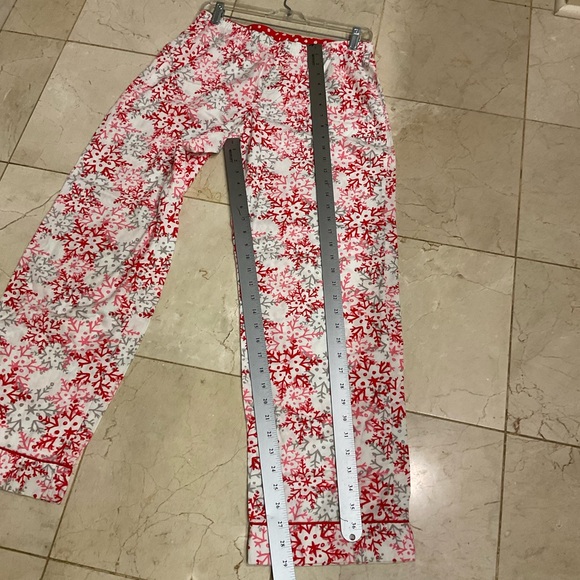 Victoria’s Secret Flannel Pajama Set, Red & White Snowflakes, Sz S - Picture 15 of 15